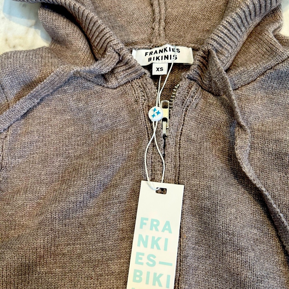 NWT- Cropped cardigan with zipper and hoodie